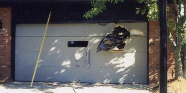 Blown thru garage door, 17k JPG